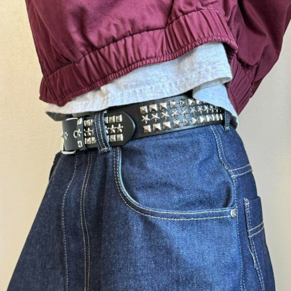 Y2K 2000s star pyramid studded black and silver grunge emo belt - Picture 5 of 8